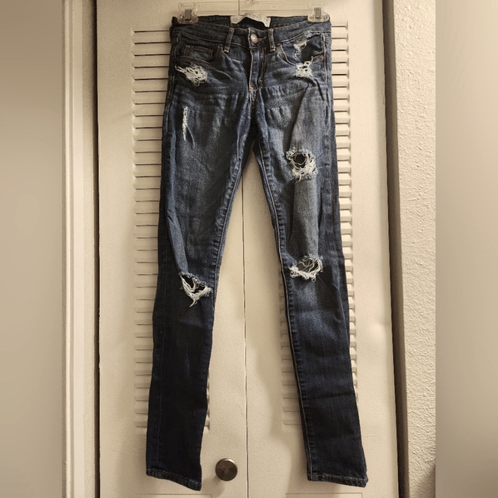 Abercrombie and Fitch distressed skinny jeans 2007 24/00